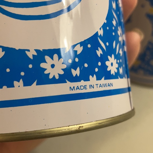 Set 2 vtg made Taiwan duck/rooster tin canisters - Picture 4 of 8